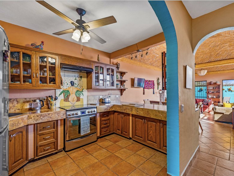 Casa Maxine , charming Mexican -style home located in Colonia Independencia  — 10 photos