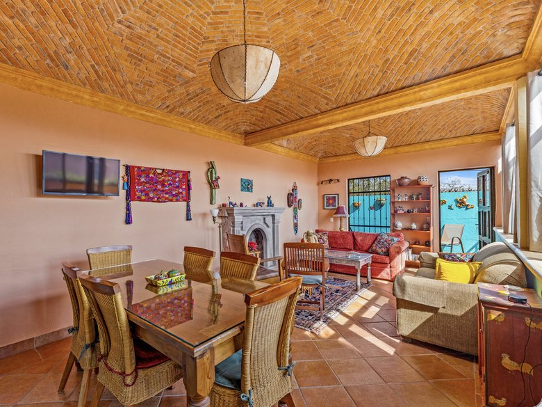 Casa Maxine , charming Mexican -style home located in Colonia Independencia  — 19 photos