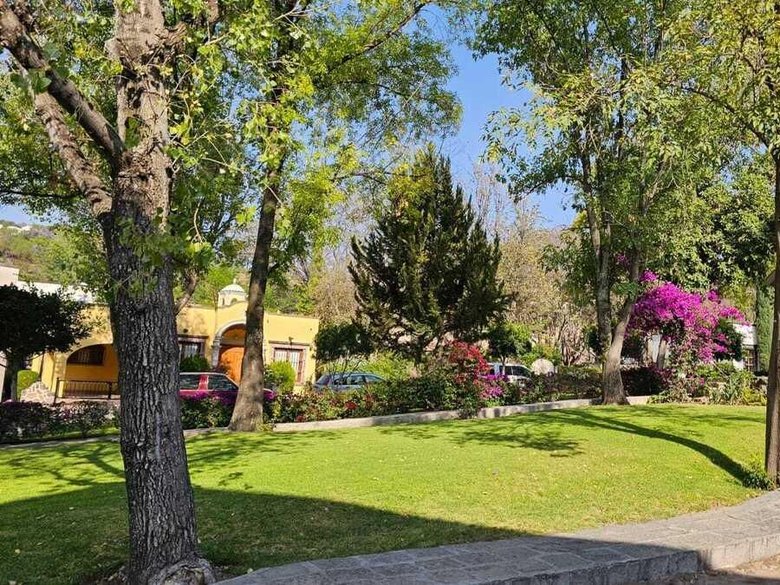 Villas del Parque — 2 photos