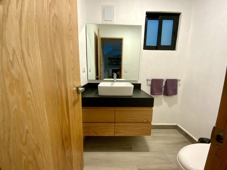 Oportunidad de Inversión en San Miguel de Allende | Casa en Venta en Zona de Aguas Termales con Alta — 22 photos