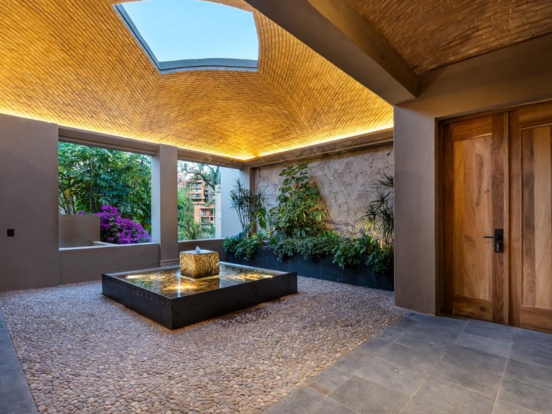 Casa Fuentes — 2 photos