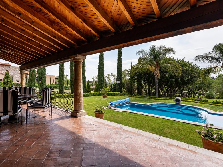 Villa Toscana — 23 photos