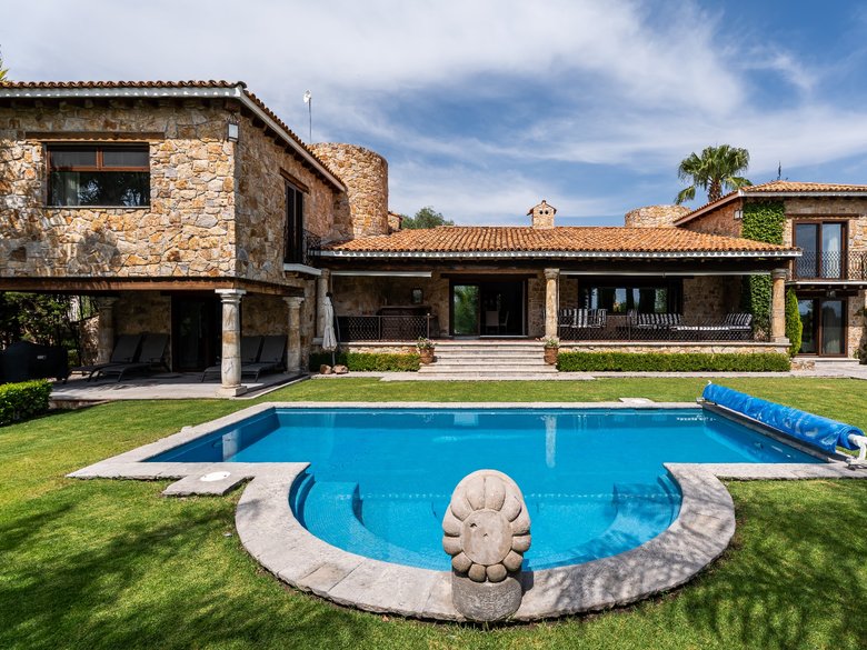 Villa Toscana — 26 photos