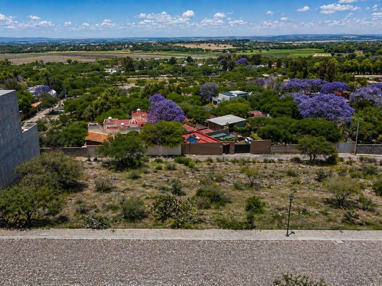 Esteponia Lot 9 Malanquin — 9 photos