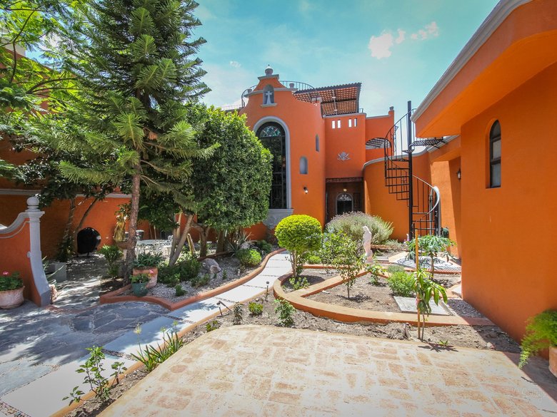 Casa Virreyes 14 — 2 photos