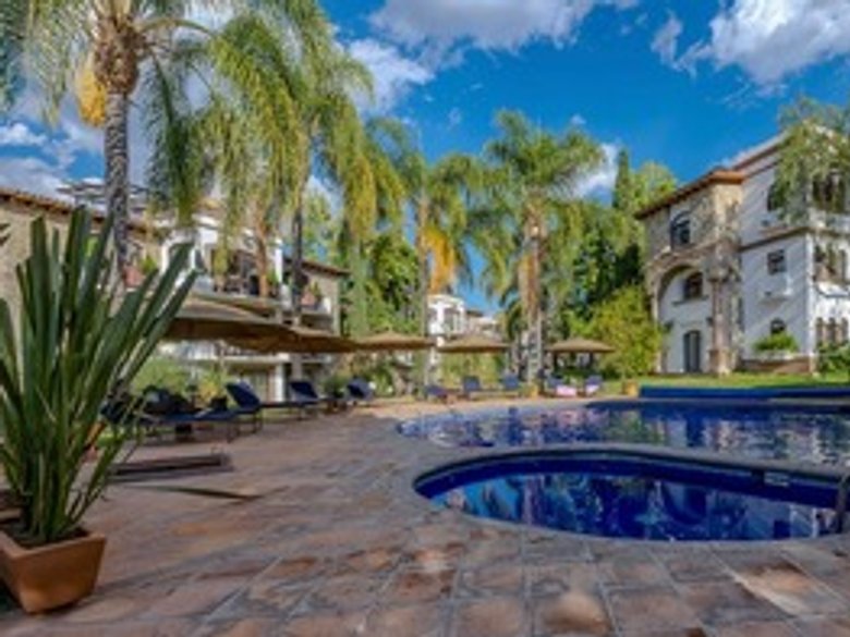 Beautiful condo with a rooftop terrace in a gated community. — 23 photos
