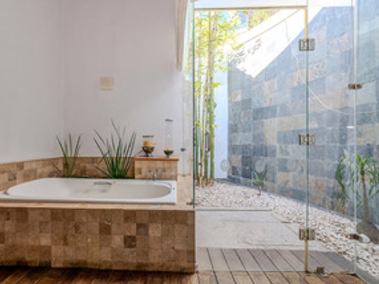 Beautiful condo with a rooftop terrace in a gated community. — 27 photos