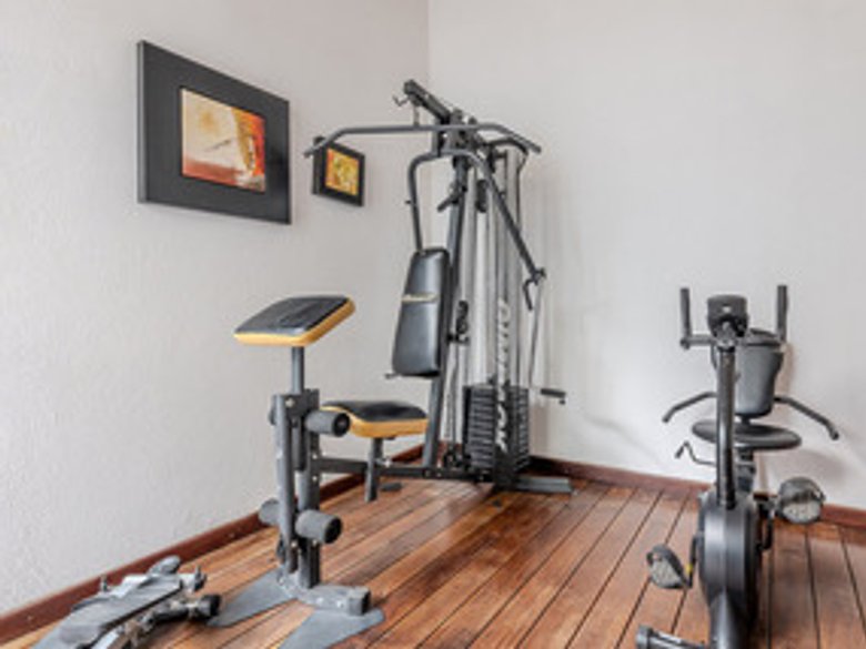 Beautiful condo with a rooftop terrace in a gated community. — 28 photos