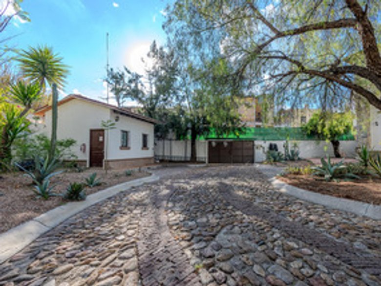 Beautiful condo with a rooftop terrace in a gated community. — 32 photos