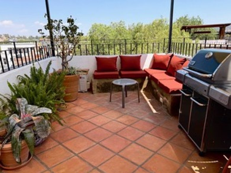 Beautiful condo with a rooftop terrace in a gated community. — 34 photos