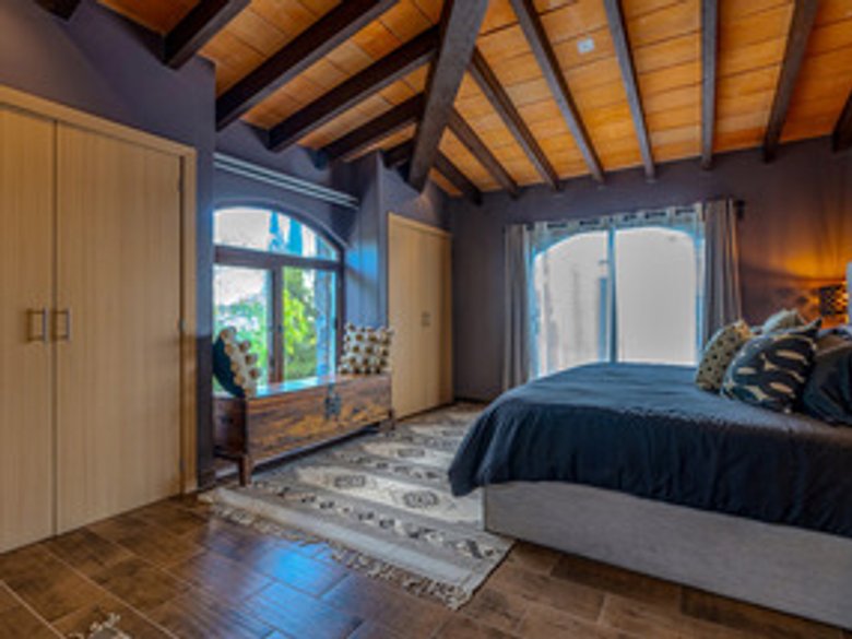 Beautiful condo with a rooftop terrace in a gated community. — 11 photos