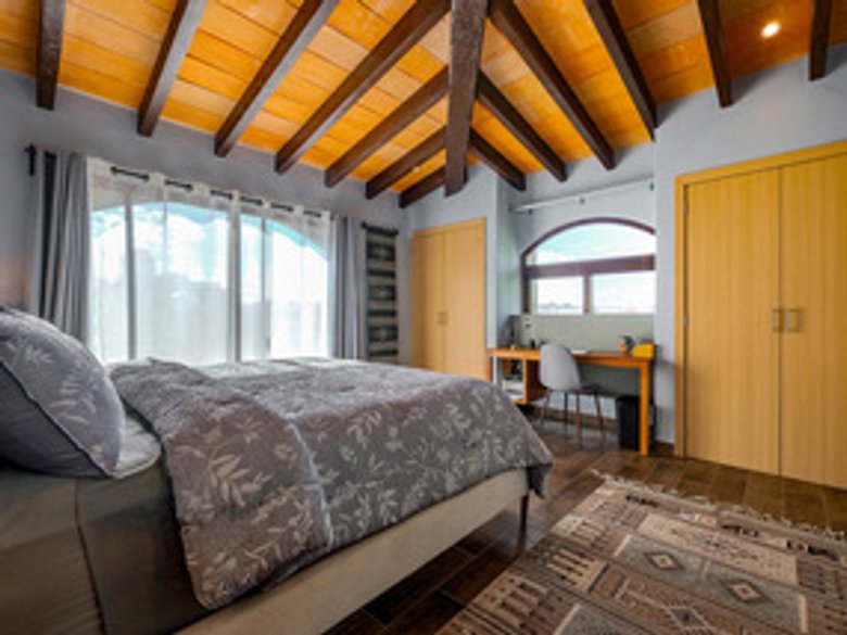 Beautiful condo with a rooftop terrace in a gated community. — 6 photos