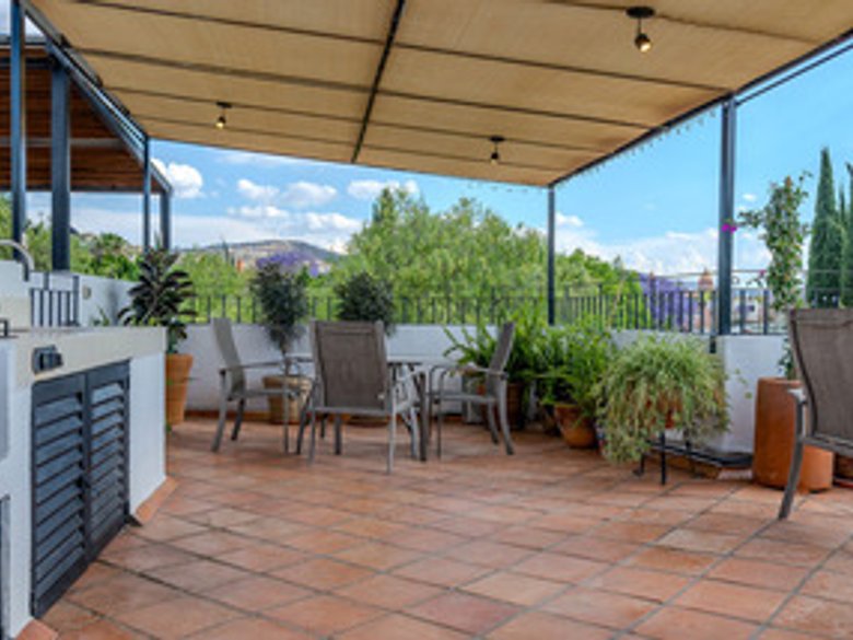 Beautiful condo with a rooftop terrace in a gated community. — 24 photos
