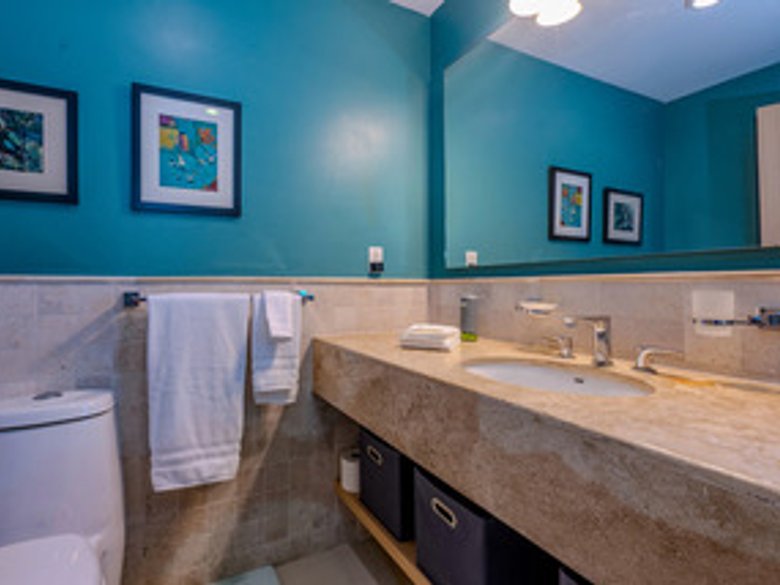 Beautiful condo with a rooftop terrace in a gated community. — 12 photos