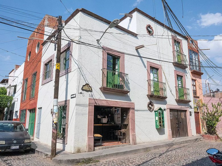 Casa Opportunity — 2 photos