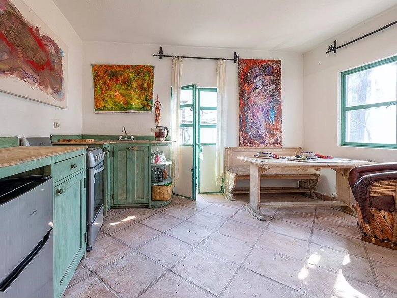 Casa Opportunity — 4 photos