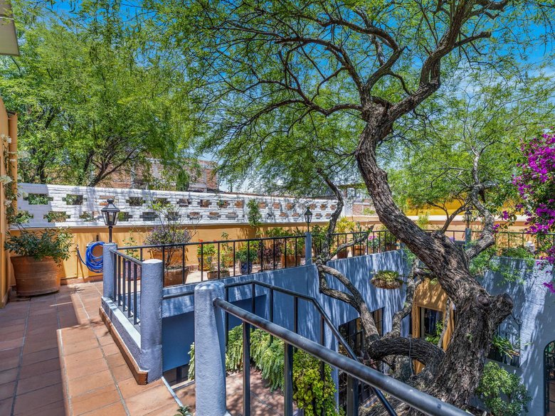 Casa Preciosa — 17 photos