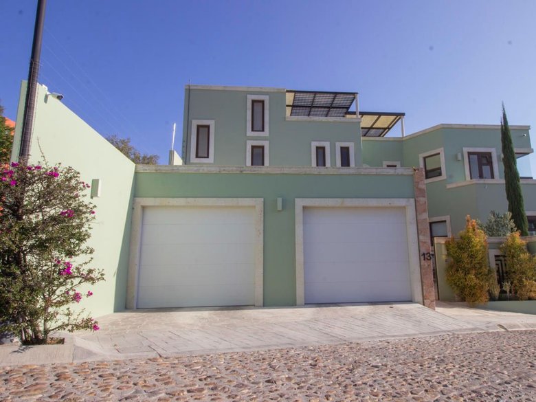 1913 Vista Antigua — 2 photos
