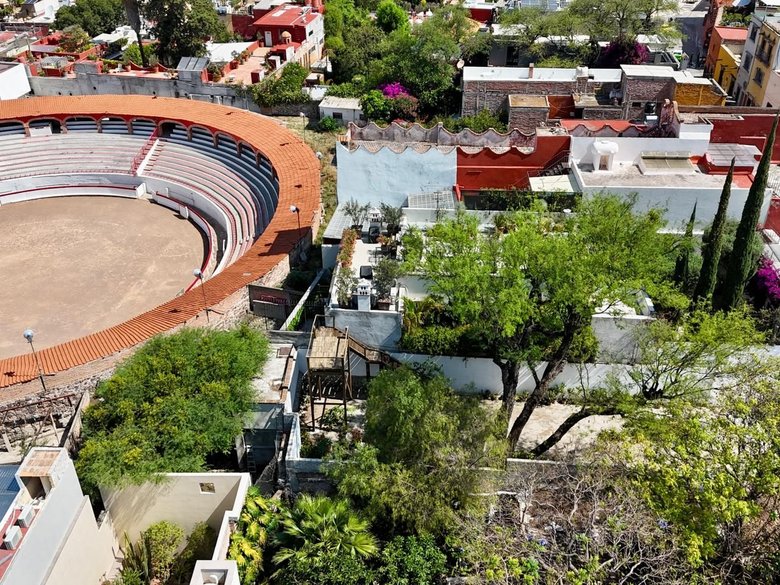 Barranca 67, A Rare Opportunity in Centro — 5 photos