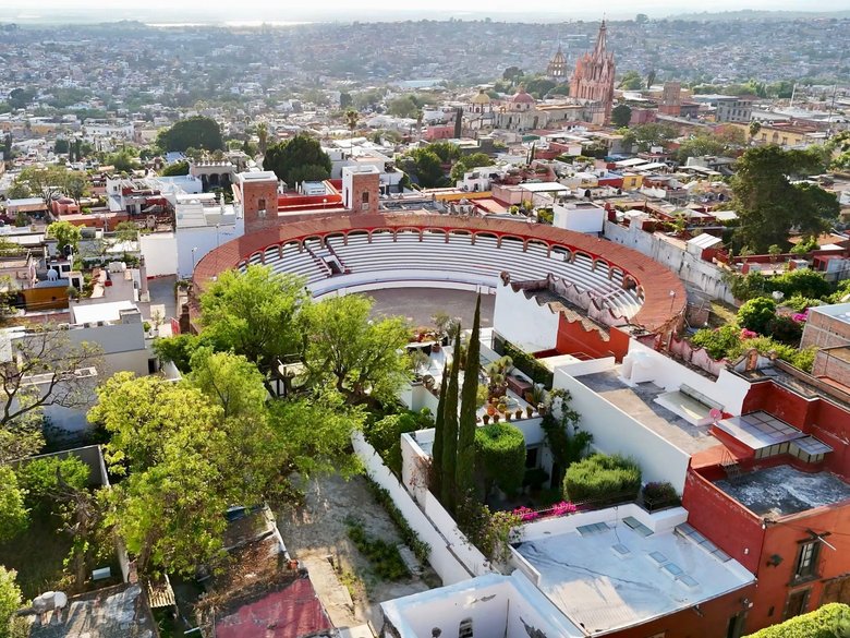 Barranca 67, A Rare Opportunity in Centro — 22 photos