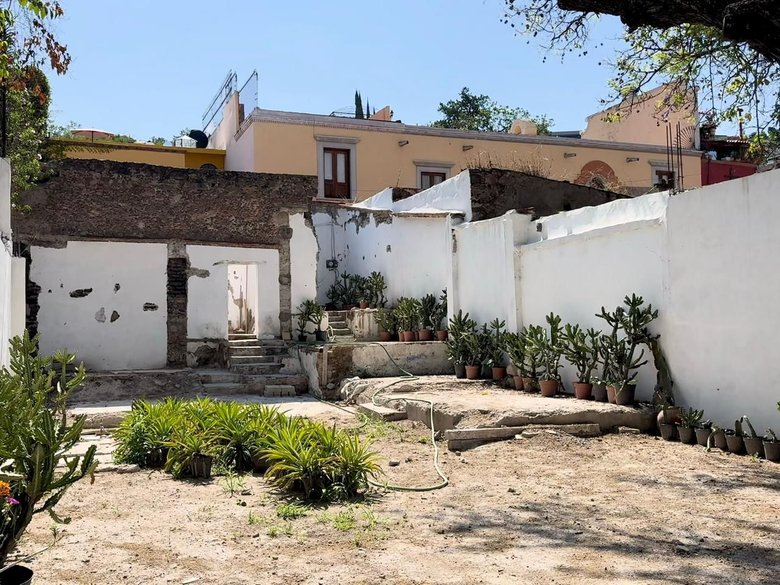 Barranca 67, A Rare Opportunity in Centro — 17 photos