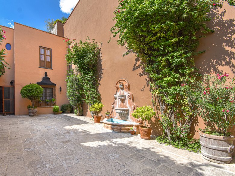 La Casita — 2 photos