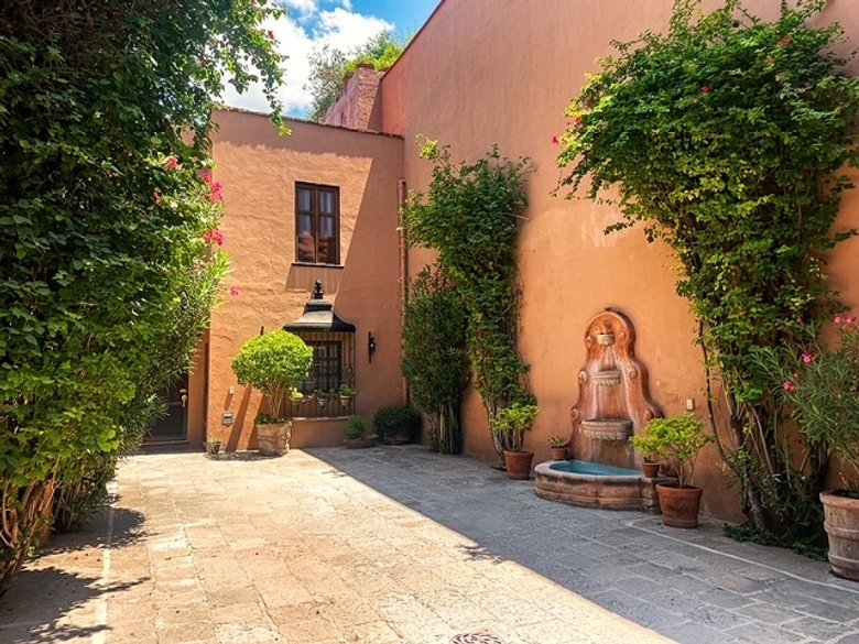 La Casita — 30 photos