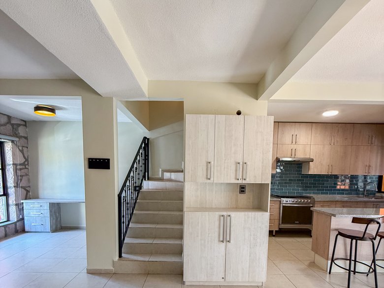 Upgraded Home for Sale in Zirándaro | Renovated Kitchen & Rooftop Game Studio — 3 photos