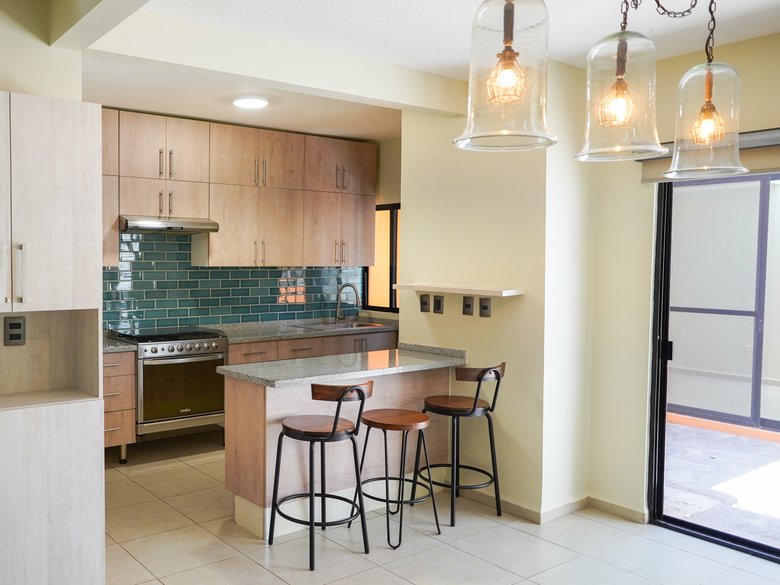 Upgraded Home for Sale in Zirándaro | Renovated Kitchen & Rooftop Game Studio — 5 photos
