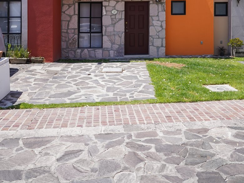 Upgraded Home for Sale in Zirándaro | Renovated Kitchen & Rooftop Game Studio — 13 photos