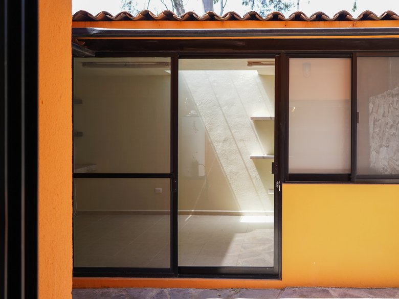 Upgraded Home for Sale in Zirándaro | Renovated Kitchen & Rooftop Game Studio — 14 photos