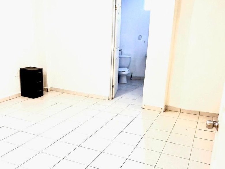 Comercial Ave Paseo Real 1 — 14 photos