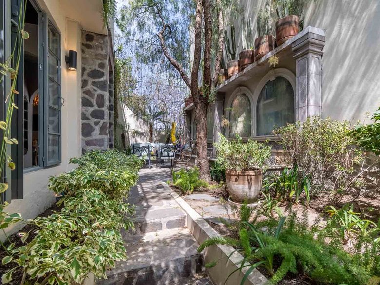 The Hidden Enclave — 7 photos