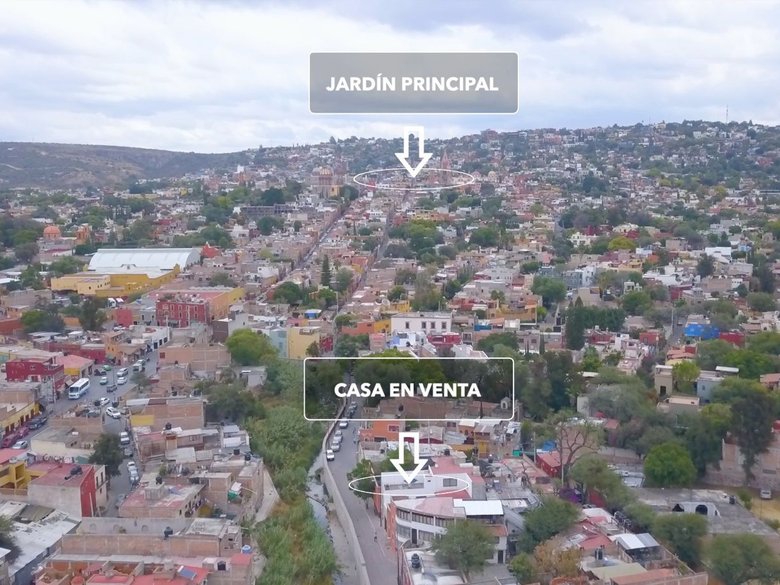 CASA DEL PUENTE DE UMARÁN — 8 photos