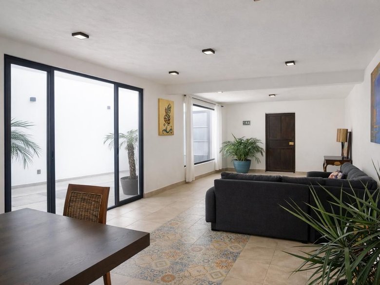 CASA DEL PUENTE DE UMARÁN — 14 photos
