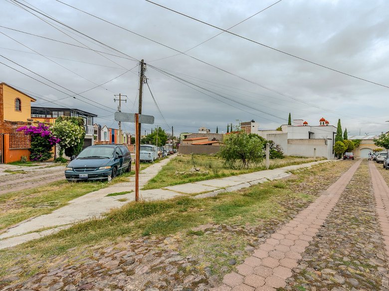 Privada La Luz Lote 109 — 2 photos