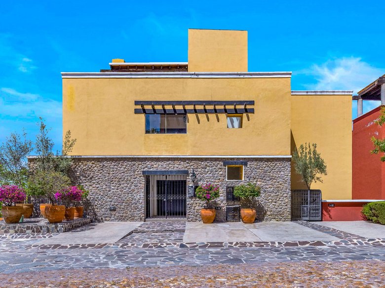 Condo Girasoles — 20 photos