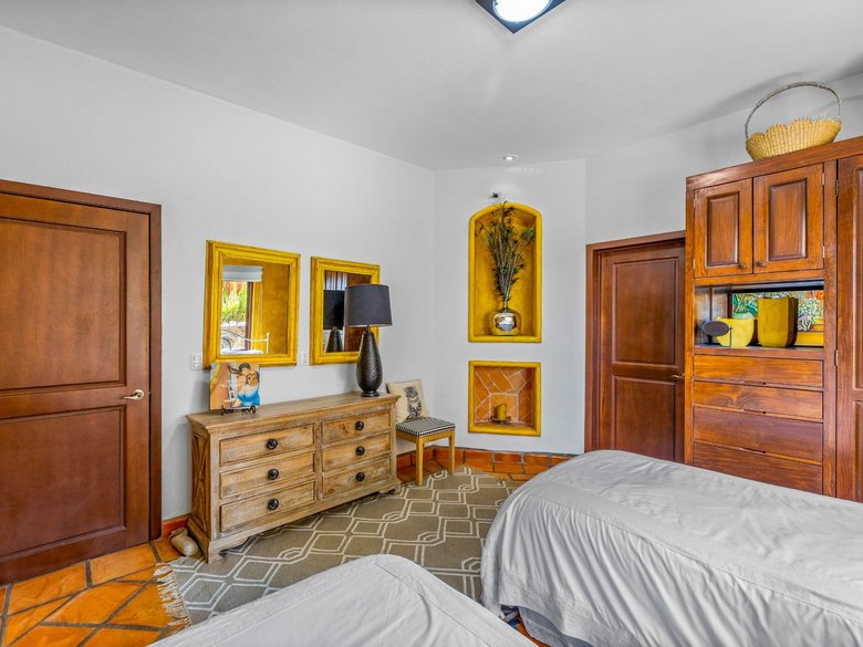 Condo Girasoles — 9 photos