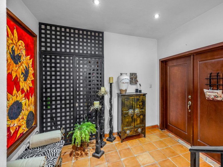 Condo Girasoles — 8 photos
