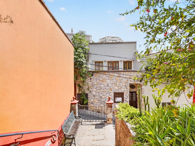 CASA PIEDRAS CHINAS — 24 photos
