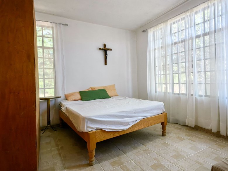 CASA VENERANDA — 14 photos