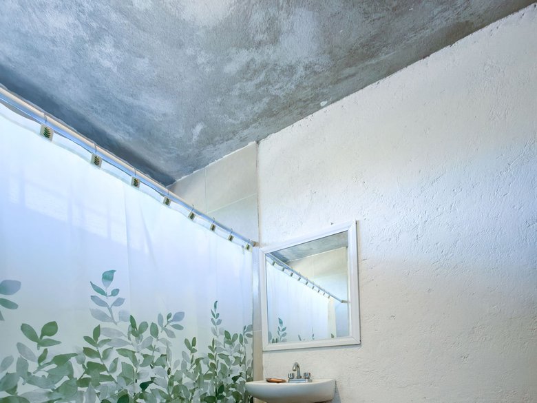 CASA VENERANDA — 6 photos