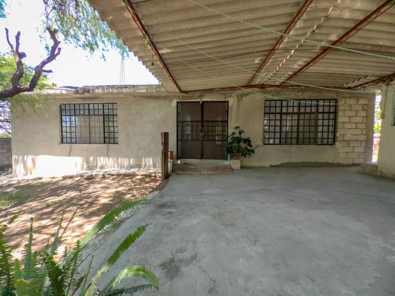 CASA VENERANDA — 11 photos