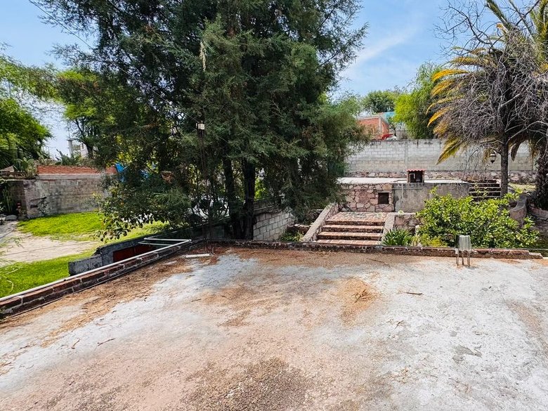 CASA VENERANDA — 3 photos
