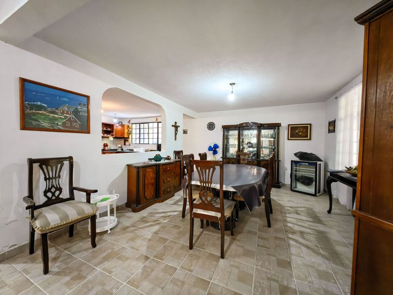 CASA VENERANDA — 12 photos