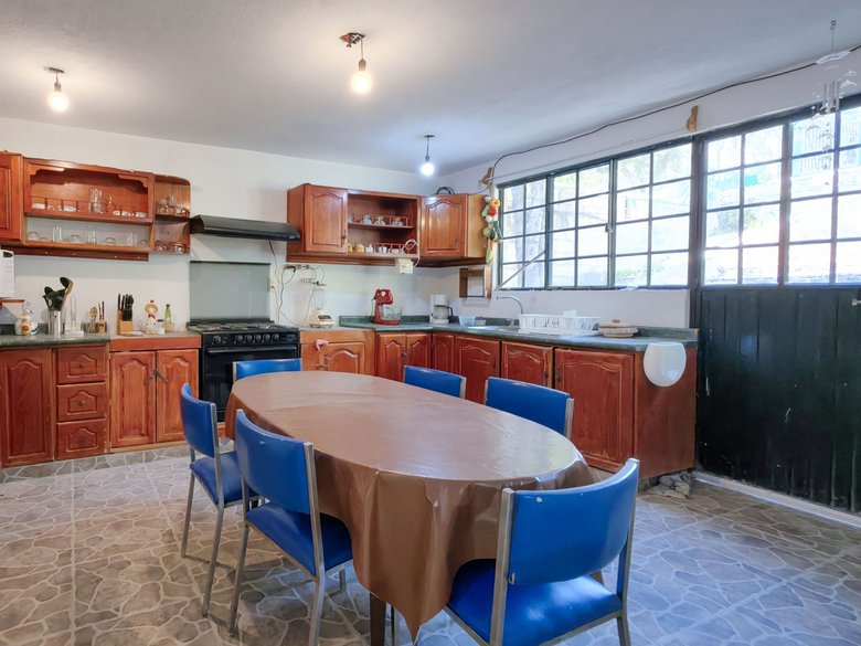 CASA VENERANDA — 7 photos