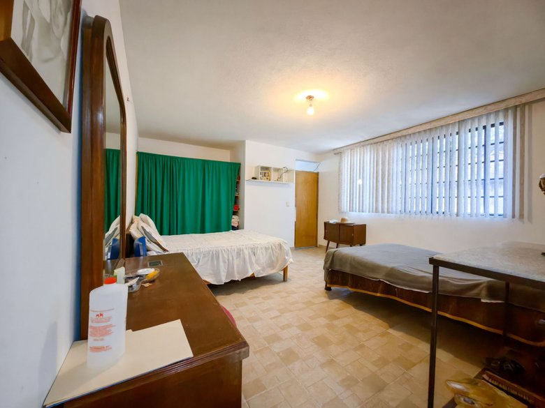 CASA VENERANDA — 18 photos