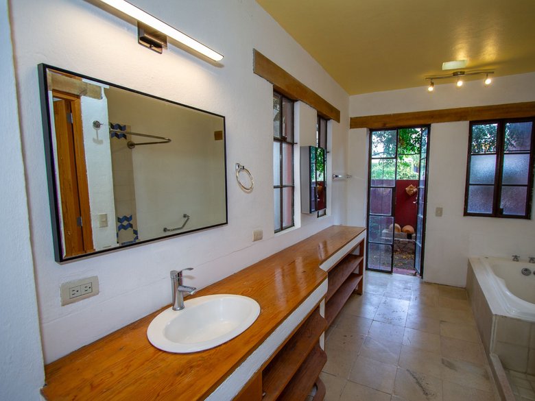 Casa de los Colibries — 2 photos