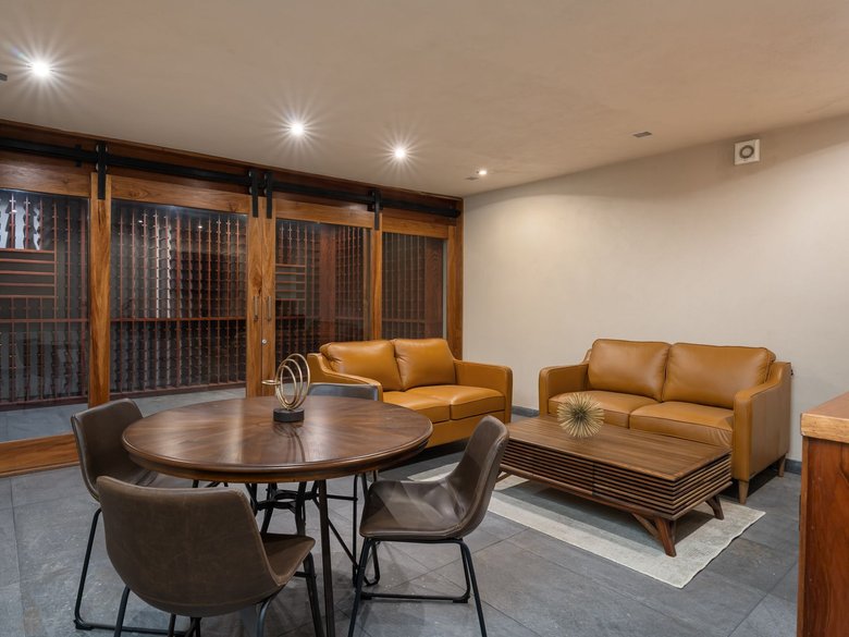 Casa Cava — 6 photos