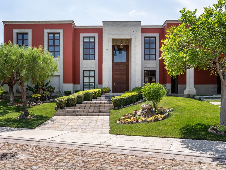 Casa Cava — 17 photos